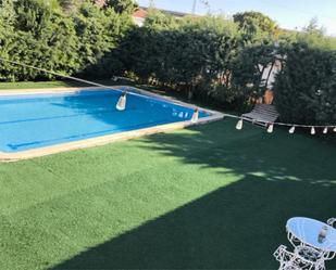 Swimming pool of House or chalet to rent in Las Ventas de Retamosa  with Air Conditioner, Private garden and Swimming Pool