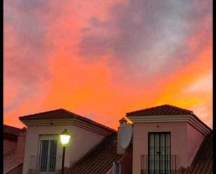 Vista exterior de Pis en venda en Fuente de Piedra amb Jardí privat i Piscina comunitària