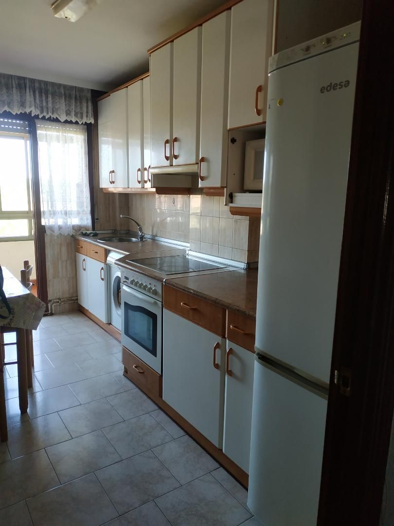 Kitchen of Flat to rent in Villarcayo de Merindad de Castilla la Vieja  with Heating, Parquet flooring and Terrace