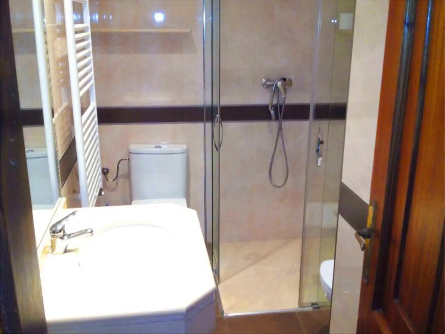 Baño de Piso de alquiler en Córdoba con Aire acondicionado, Calefacción y Balcón