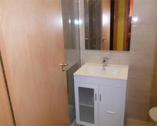 Bathroom of Flat for sale in  Granada Capital  with Terrace and Furnished