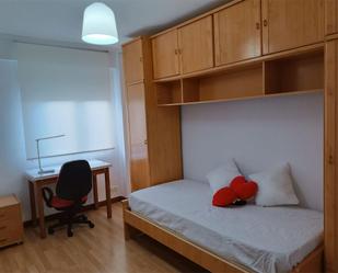 Bedroom of Flat to share in Valladolid Capital  with Heating, Parquet flooring and Furnished