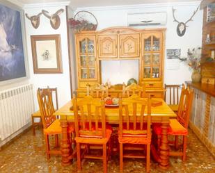 Menjador de Casa adosada en venda en Cazorla amb Aire condicionat, Calefacció i Parquet