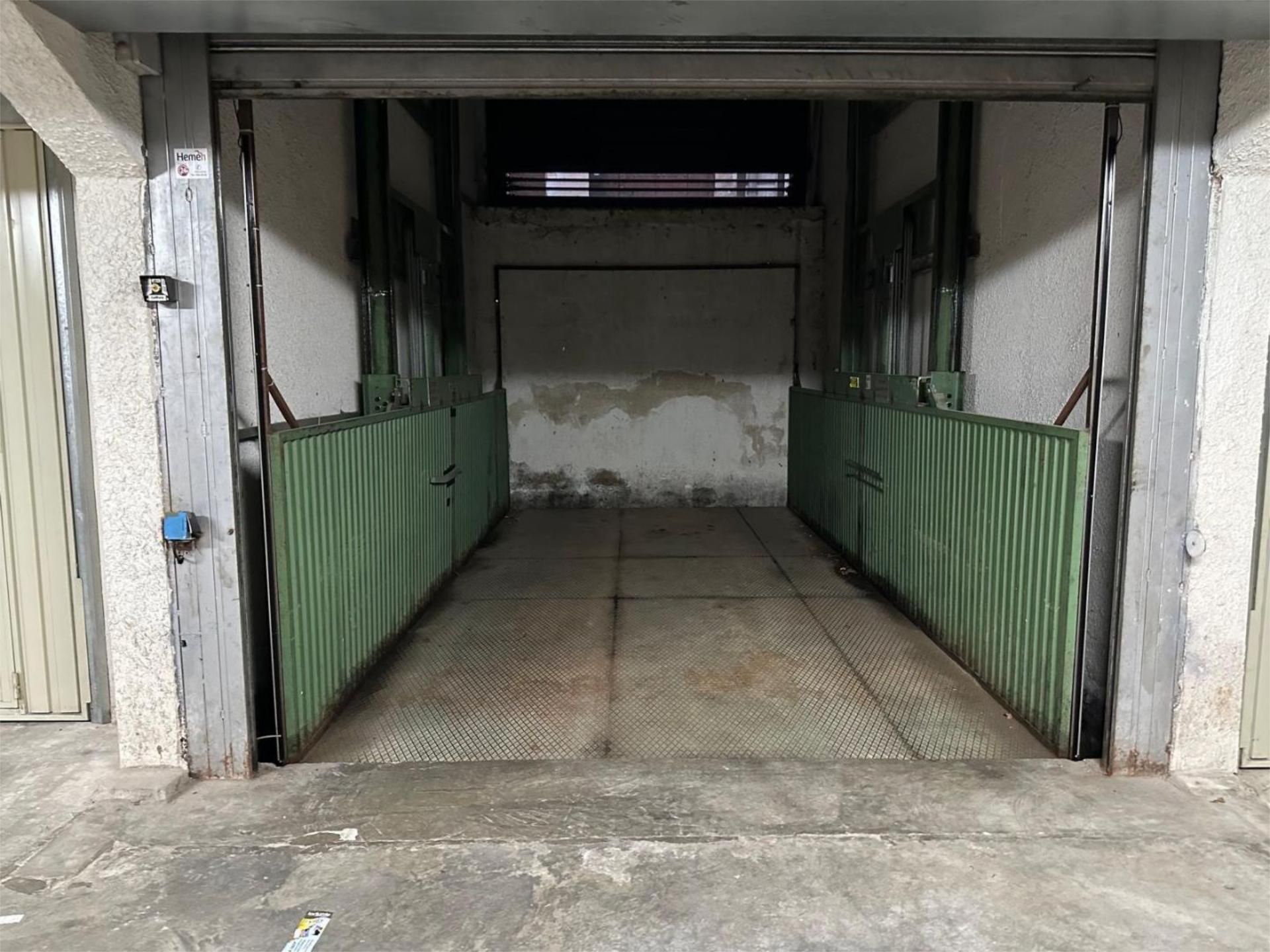 Parking of Garage to rent in Segura