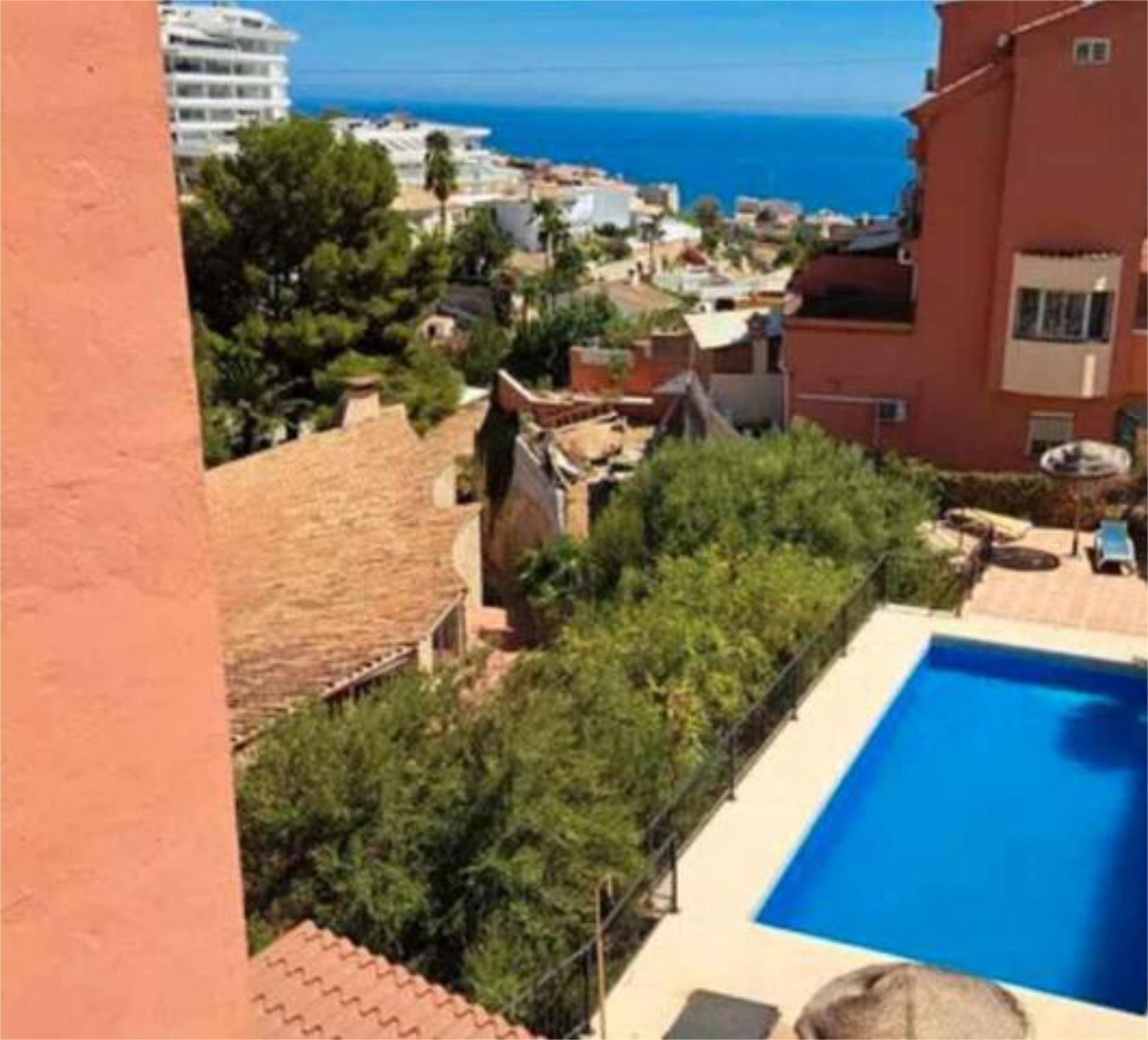 Vista exterior de Casa adosada de lloguer en Fuengirola amb Calefacció, Jardí privat i Terrassa