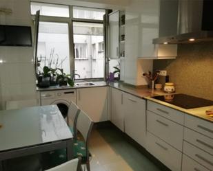 Kitchen of Flat to share in Vigo   with Oven, Washing machine and Microwave
