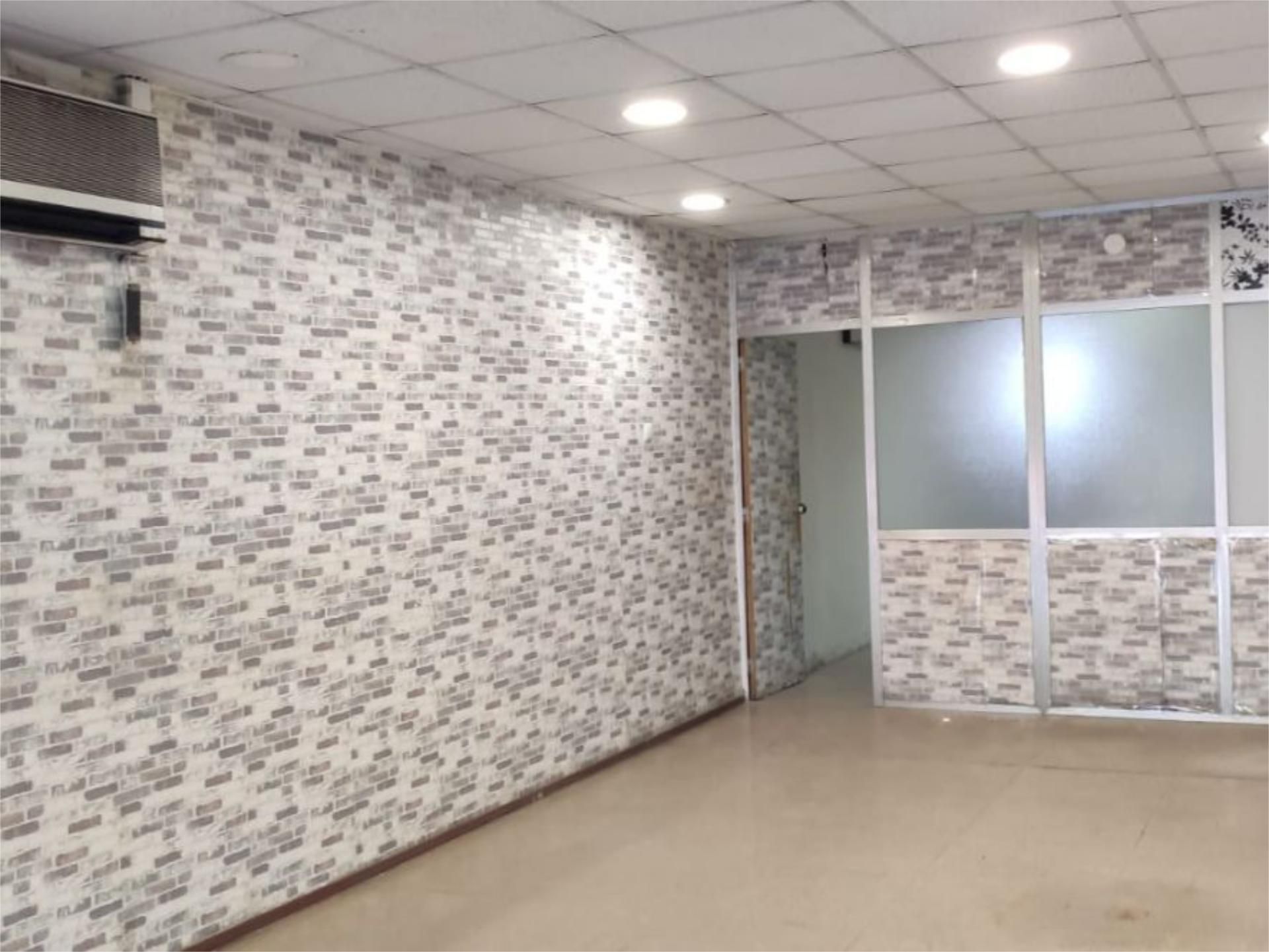 Premises for sale in  Tarragona Capital  with Air Conditioner