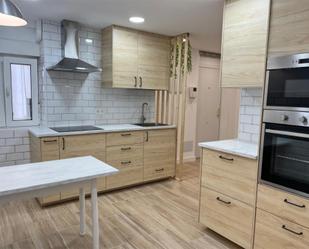 Cuina de Pis de lloguer en Avilés amb Calefacció, Terrassa i Moblat