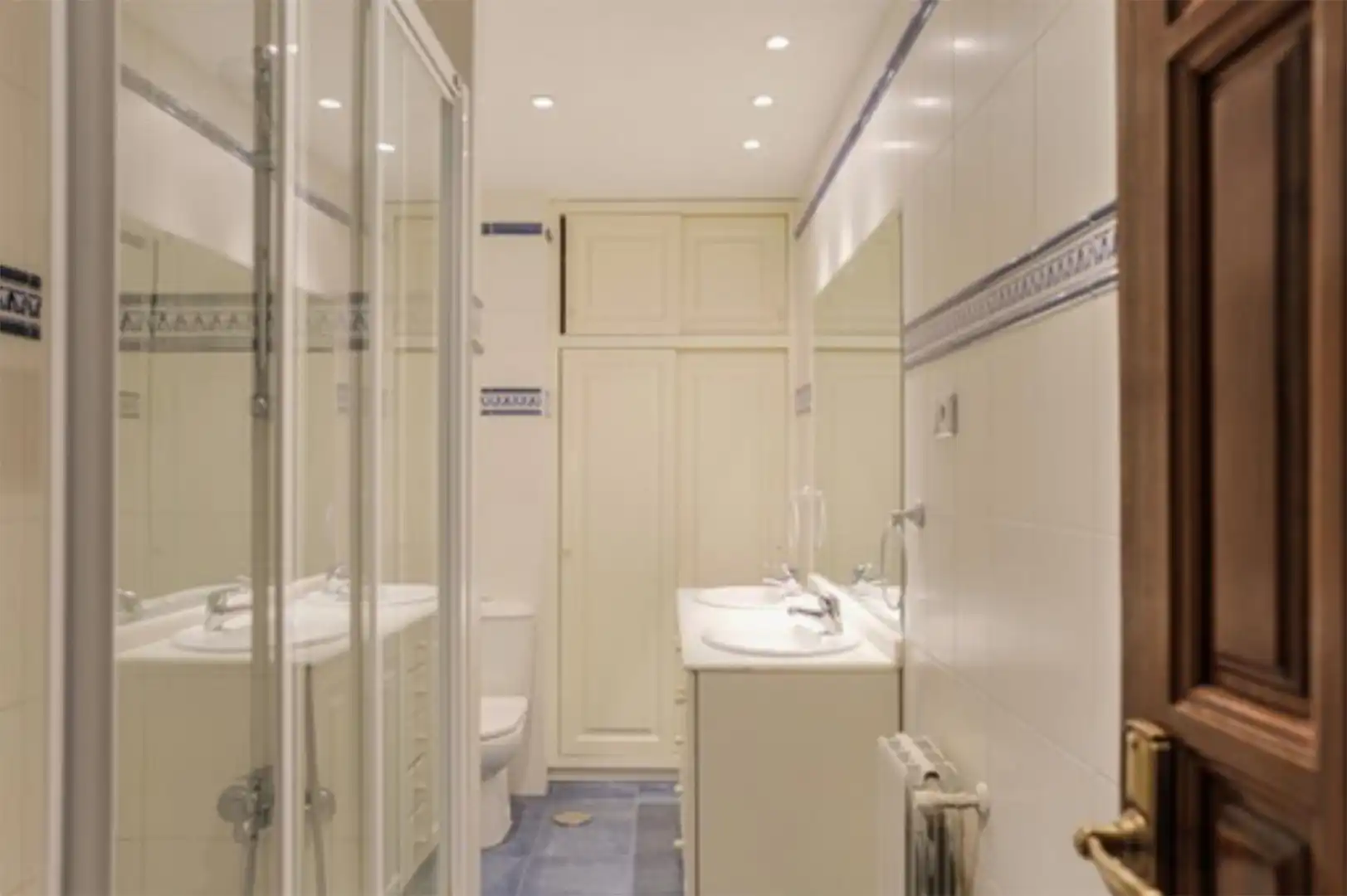 Baño de Piso en venta en  Jaén Capital con Aire acondicionado y Terraza