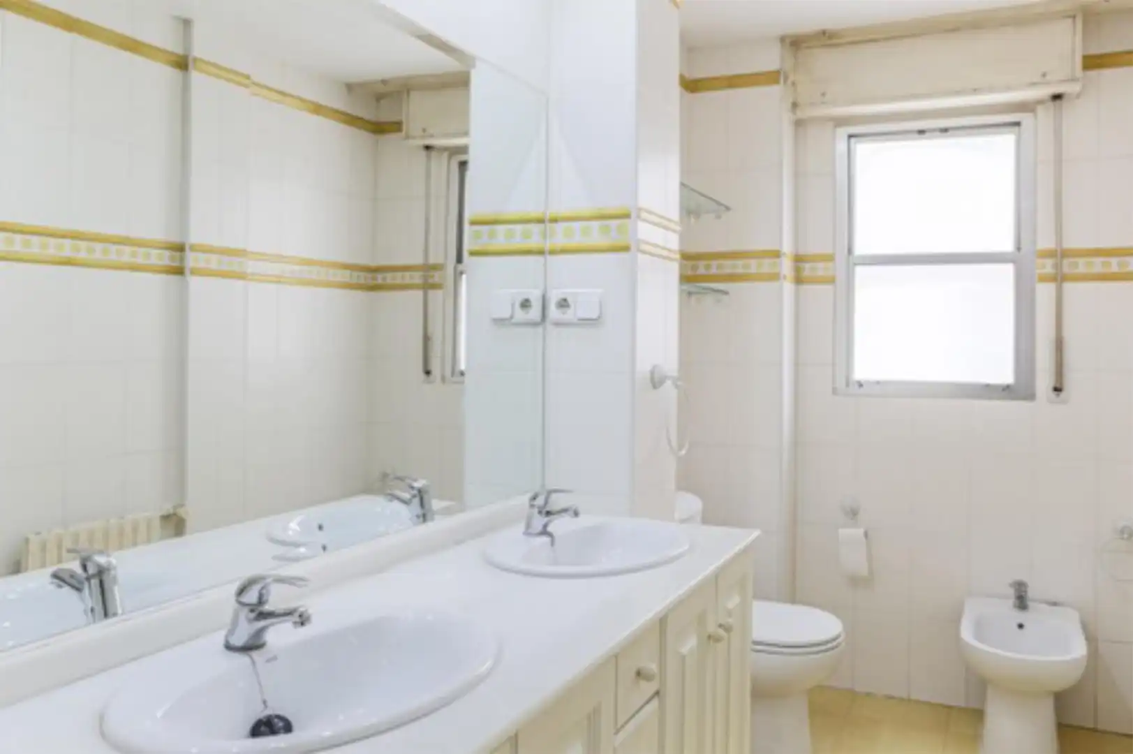 Baño de Piso en venta en  Jaén Capital con Aire acondicionado y Terraza
