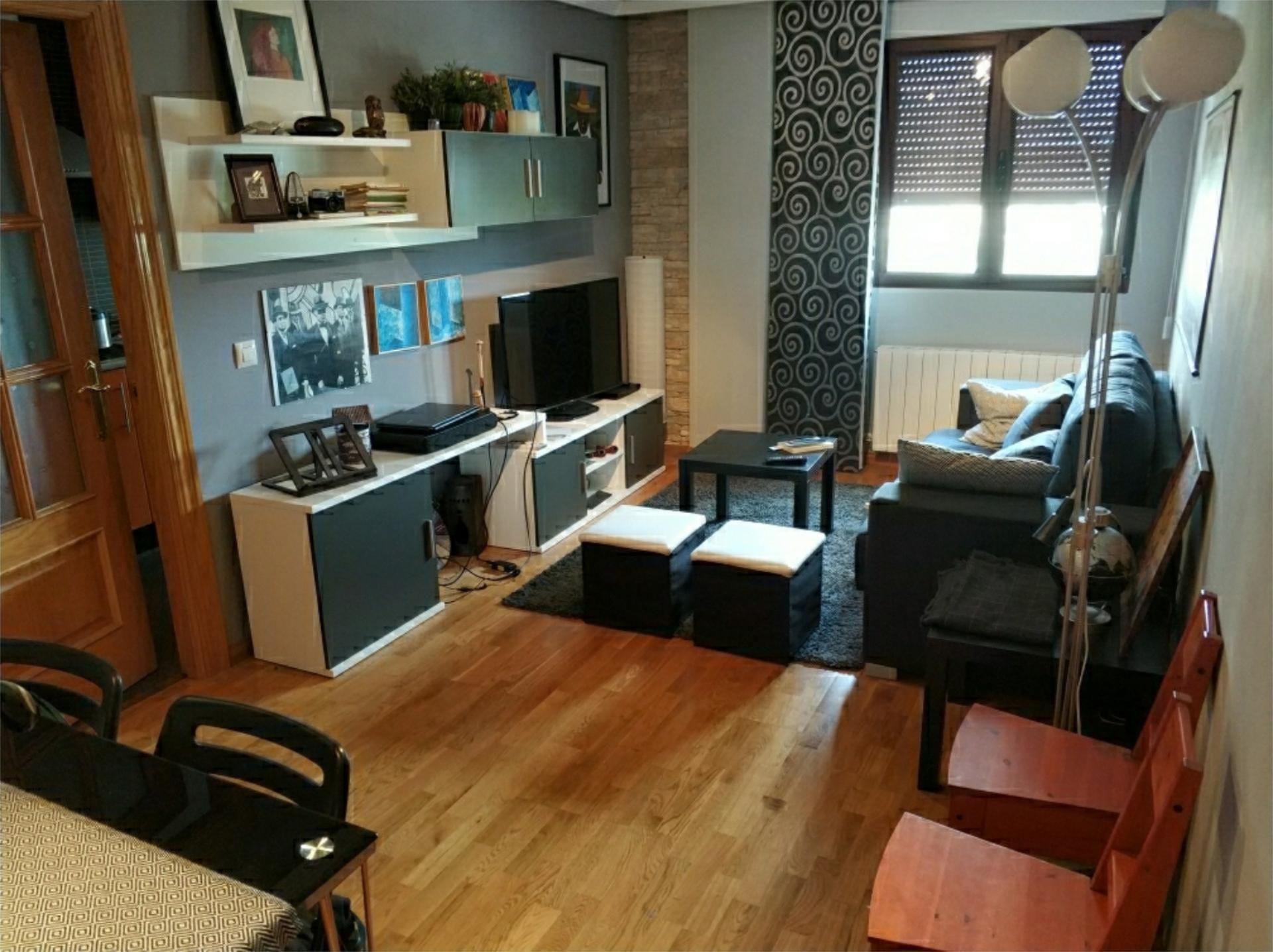 Sala d'estar de Pis de lloguer en Ávila Capital amb Calefacció, Parquet i Moblat