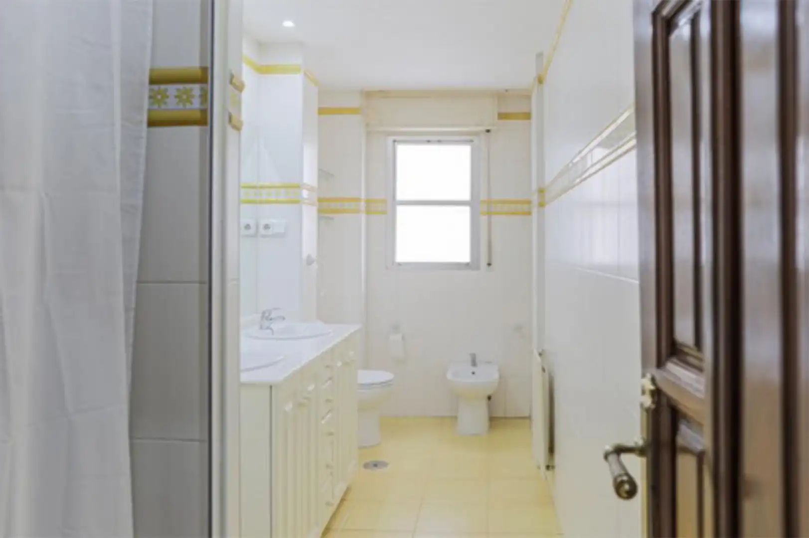 Baño de Piso en venta en  Jaén Capital con Aire acondicionado y Terraza