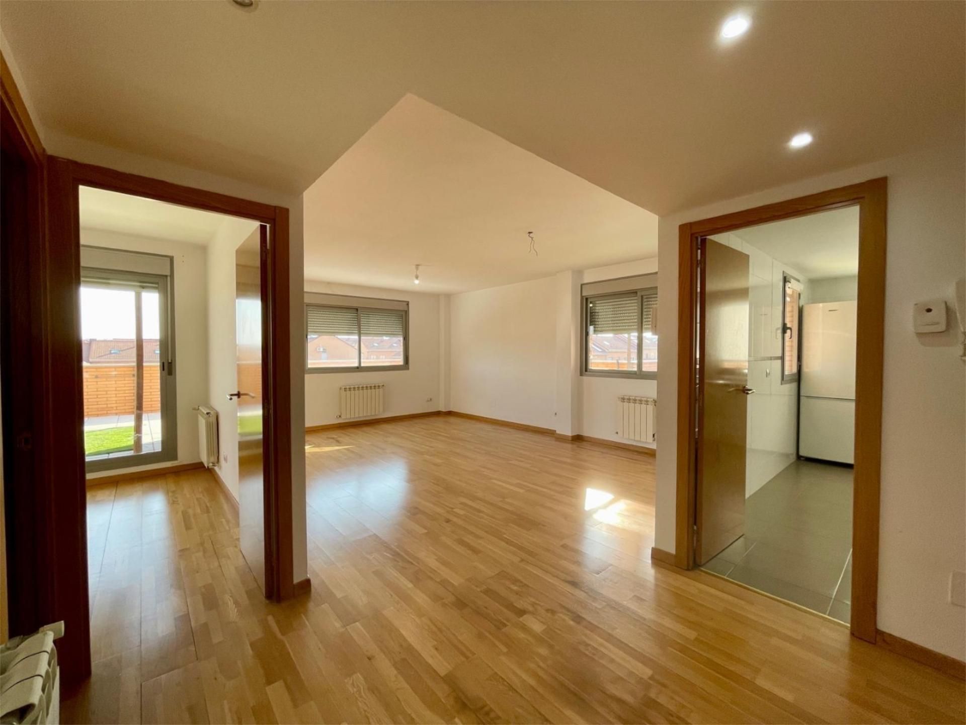 Living room of Flat for sale in Villalbilla  with Air Conditioner, Heating and Parquet flooring