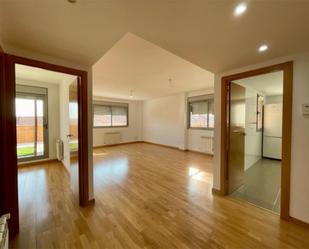 Living room of Flat for sale in Villalbilla  with Air Conditioner, Heating and Parquet flooring