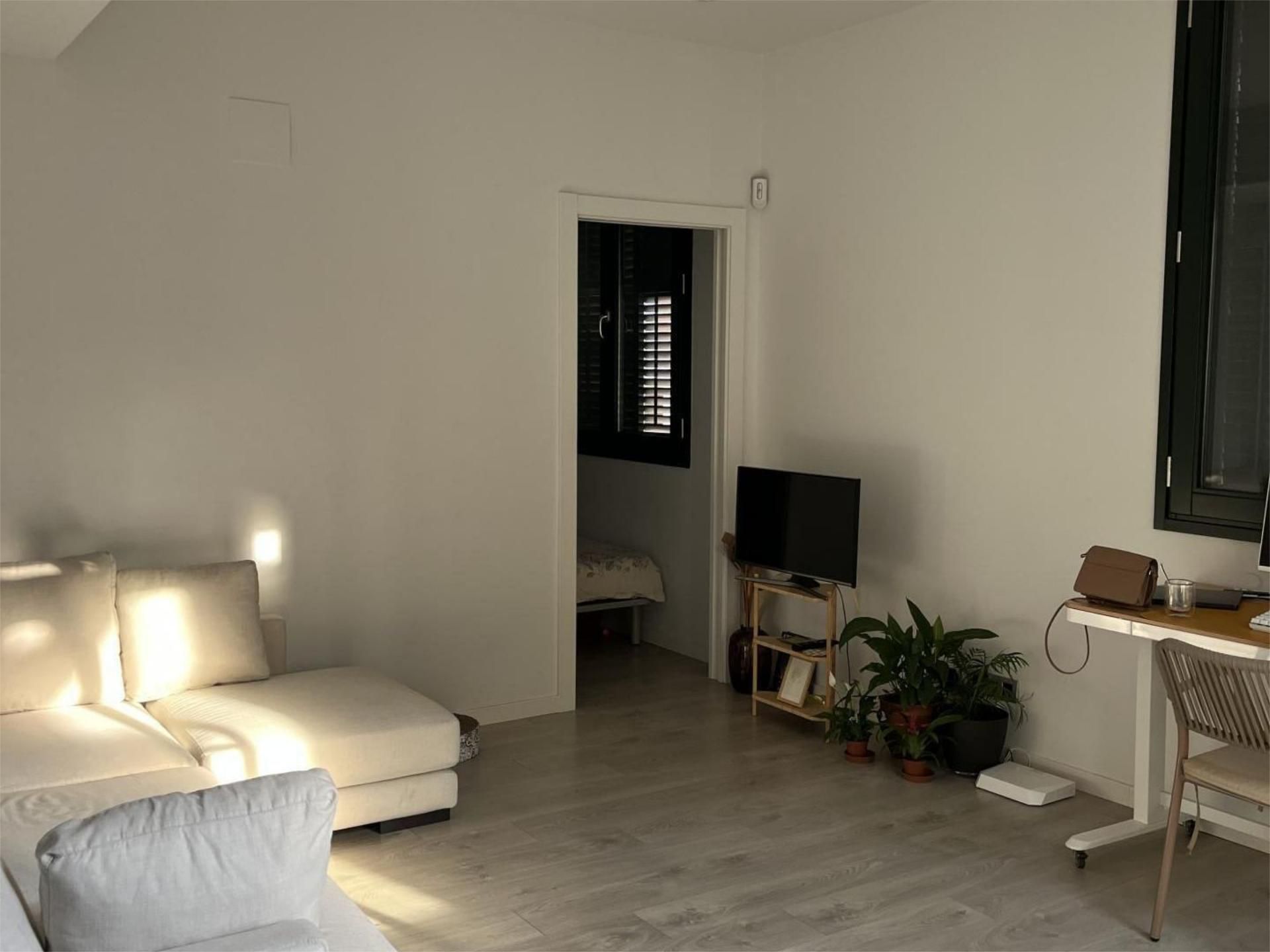 Living room of Flat to share in  Barcelona Capital  with Air Conditioner, Heating and Parquet flooring
