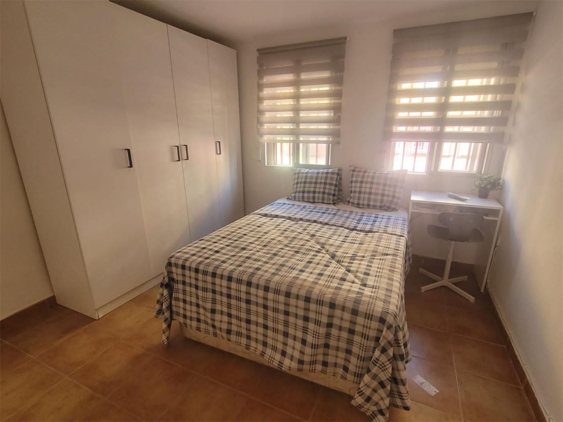 Flat to share in Calle Alcanices, 1, Arcos