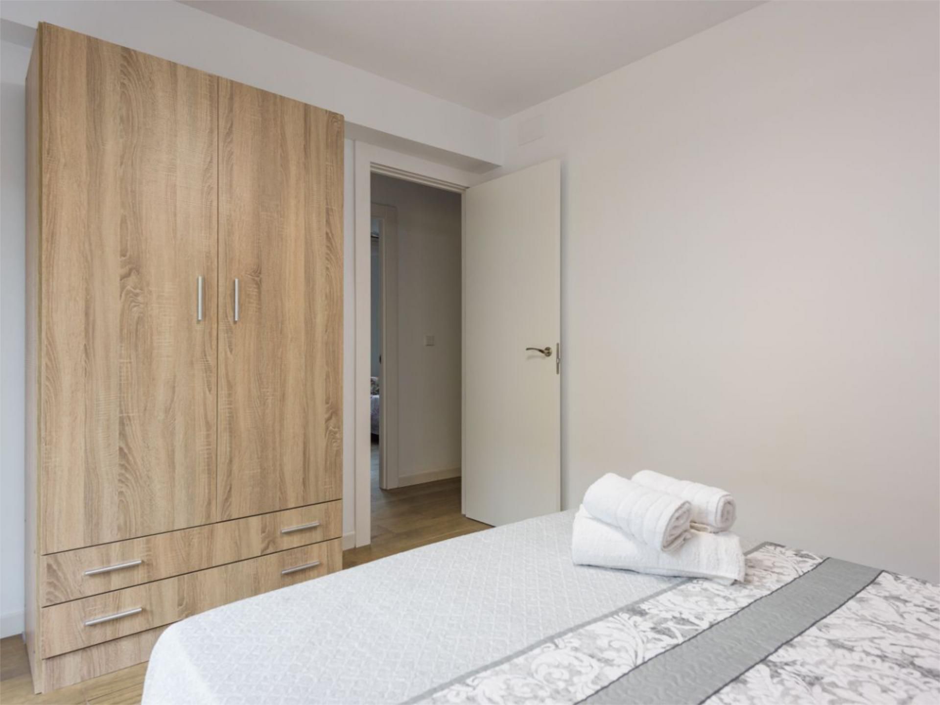 Bedroom of Flat to rent in  Granada Capital  with Air Conditioner and Balcony