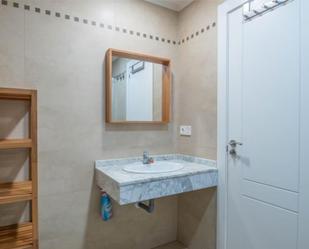 Bany de Pis en venda en  Almería Capital amb Piscina i Aparcament comunitari