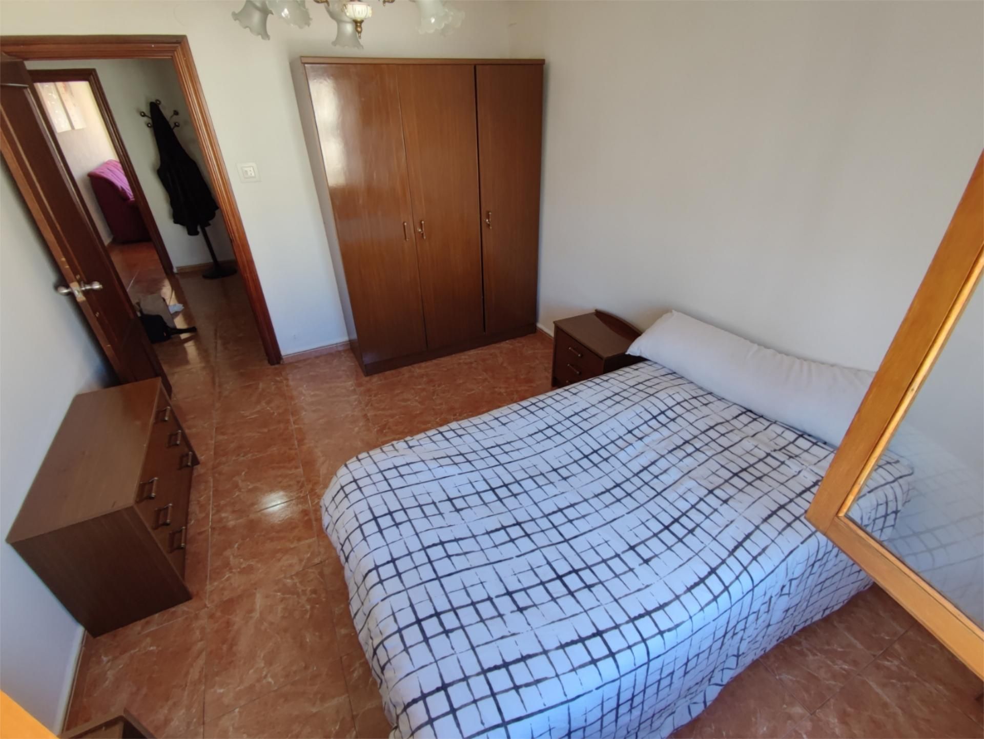 Bedroom of Flat to share in Ejea de los Caballeros  with Heating, Furnished and Oven