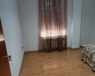 Dormitori de Pis de lloguer en Torre del Campo amb Aire condicionat, Calefacció i Parquet