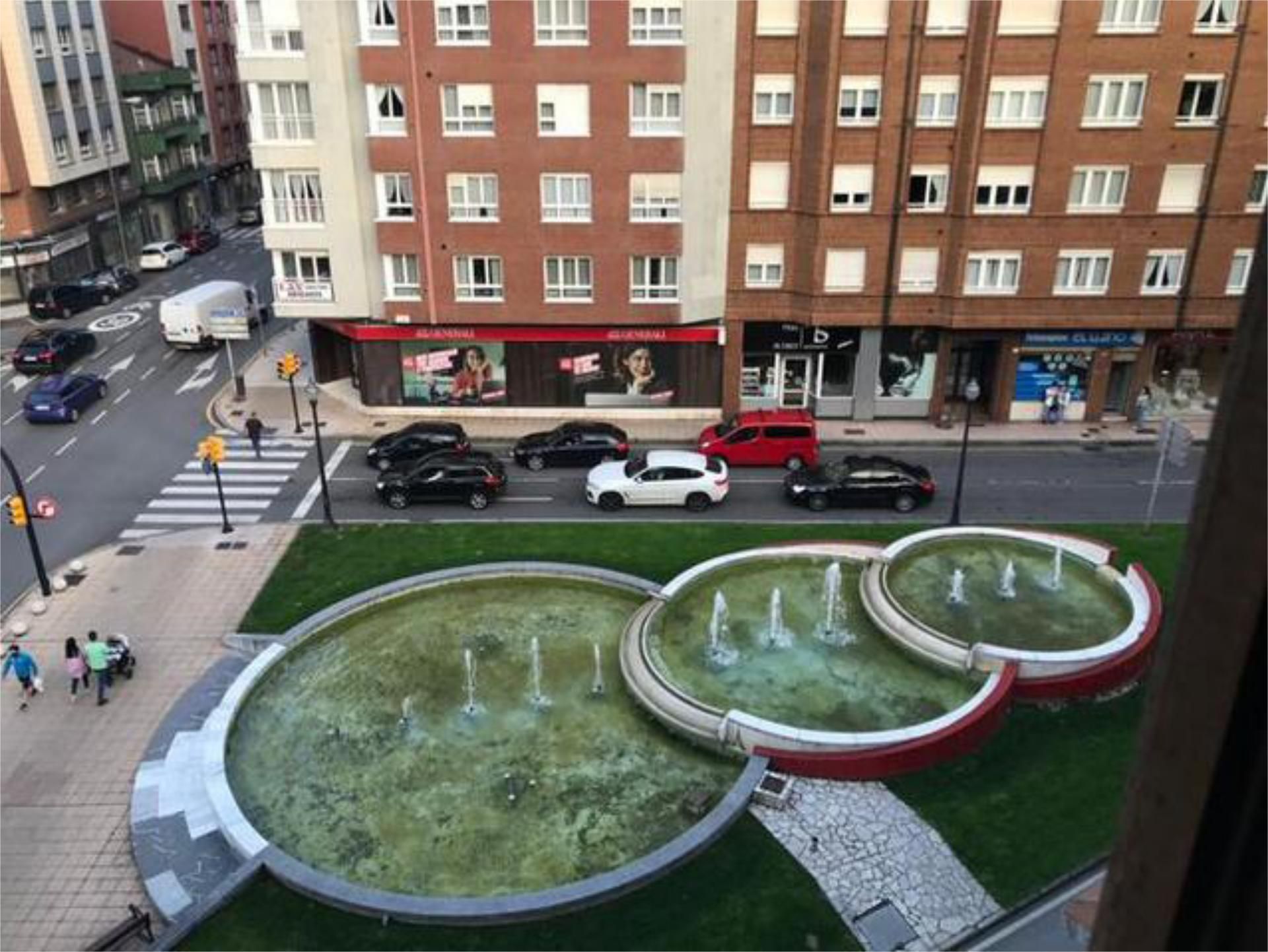 Vista exterior de Apartament de lloguer en Gijón  amb Calefacció i Moblat
