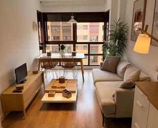 Sala d'estar de Apartament de lloguer en  Madrid Capital amb Aire condicionat