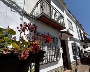 Vista exterior de Casa adosada en venda en Setenil de las Bodegas amb Terrassa, Moblat i Balcó