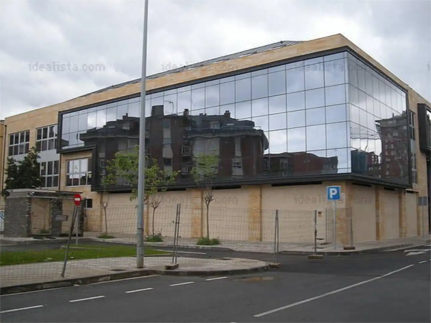 Garage zur Miete in Calle Río Danubio, 1, Alisal - San Román Außenansicht von Garage zur Miete in Santander