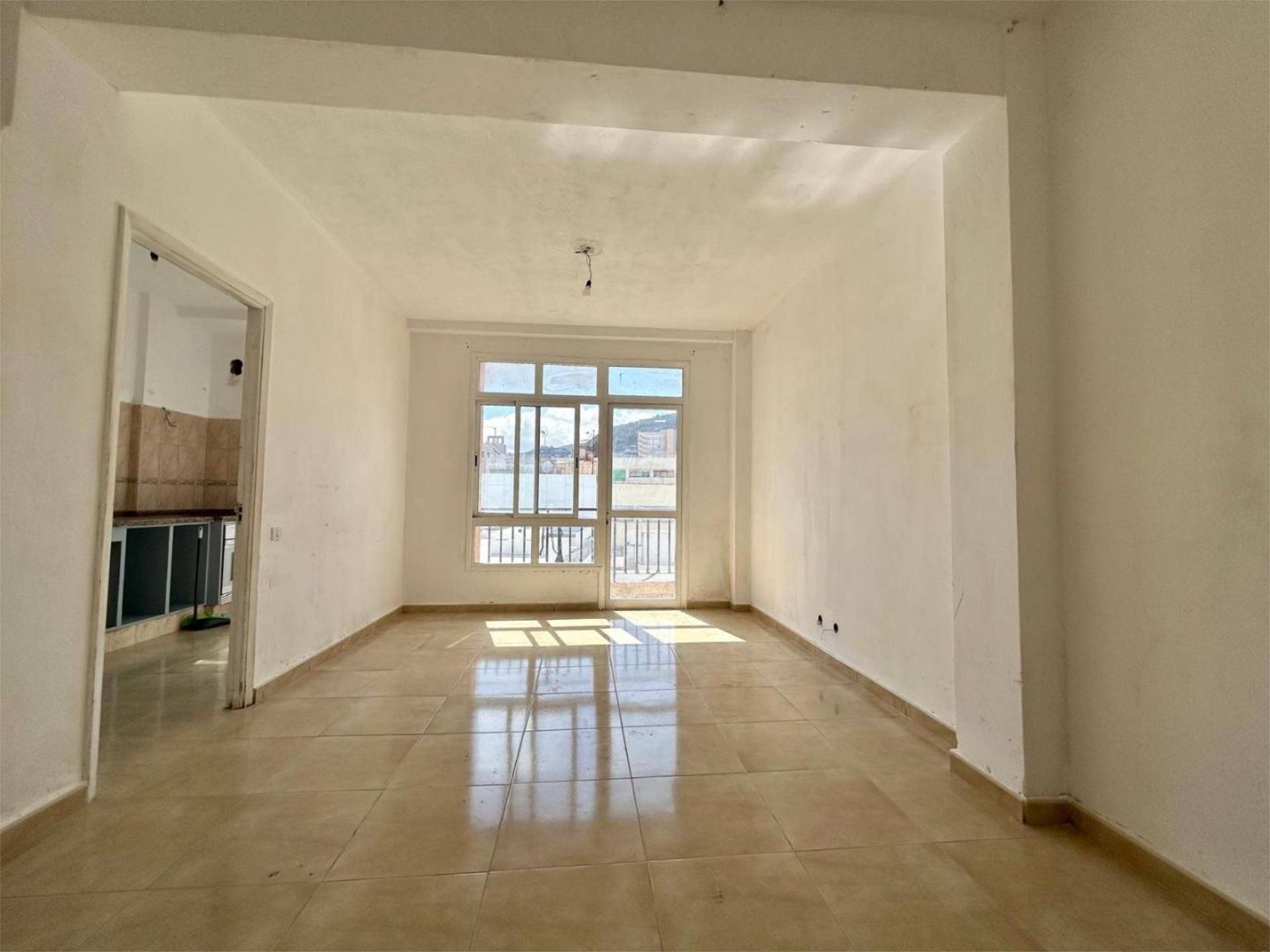 Sala d'estar de Pis en venda en  Santa Cruz de Tenerife Capital amb Balcó