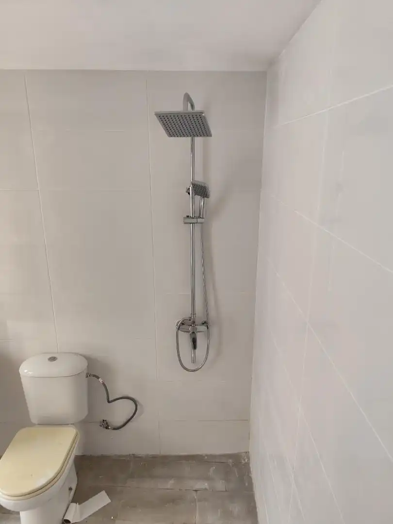 Badezimmer von Einfamilien-Reihenhaus zur Miete in  Valencia Capital mit Terrasse