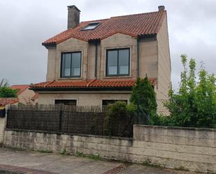 Exterior view of House or chalet to rent in Nigrán  with Heating, Private garden and Parquet flooring