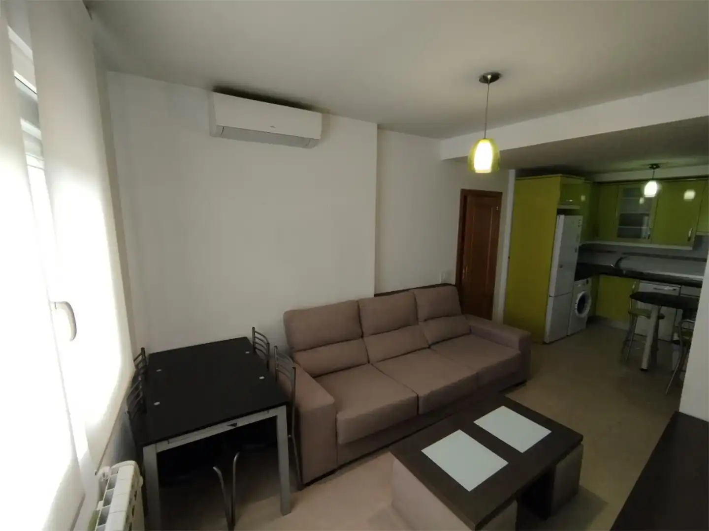 Piso en venta en Calle de Sebastián Elcano, 11, Fontanar Sala de estar de Piso en venta en Fontanar con Aire acondicionado