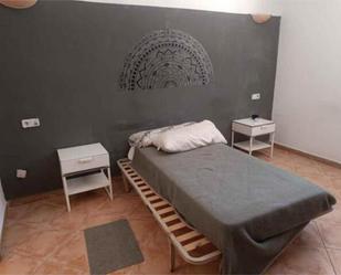 Schlafzimmer von Wohnung miete in Maria de la Salut mit Privatgarten, Schwimmbad und Haustiere erlaubt