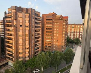 Vista exterior de Pis en venda en  Pamplona / Iruña amb Terrassa i Balcó
