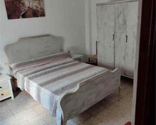Dormitori de Casa o xalet per a compartir en Fuente Obejuna amb Terrassa, Traster i Moblat