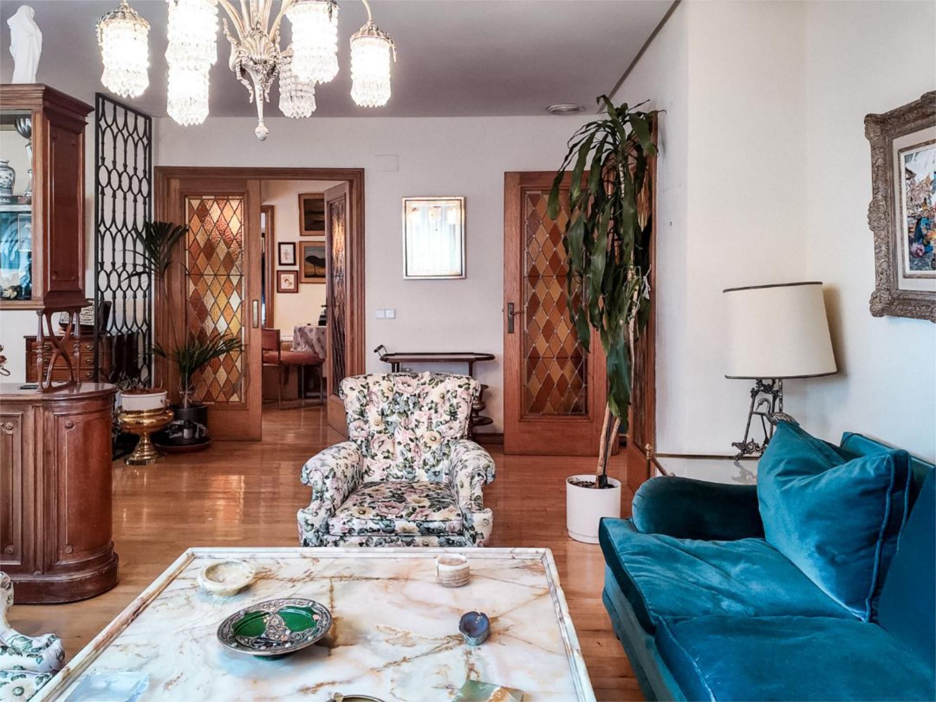 Sala d'estar de Pis en venda en  Madrid Capital amb Aire condicionat, Calefacció i Jardí privat