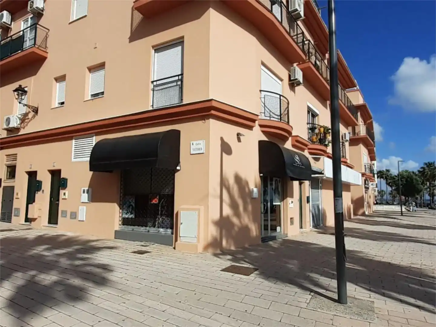 Vista exterior de Local de alquiler en Puerto Real con Aire acondicionado, Calefacción y Amueblado