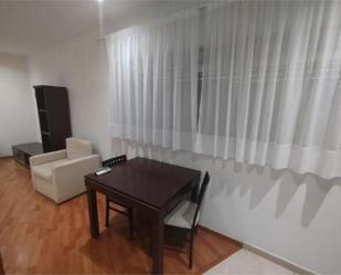 Dormitori de Apartament de lloguer en Bormujos amb Calefacció i Moblat