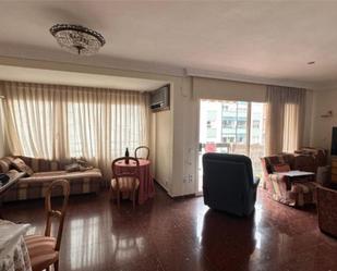 Sala d'estar de Pis per a compartir en  Valencia Capital amb Aire condicionat, Calefacció i Moblat