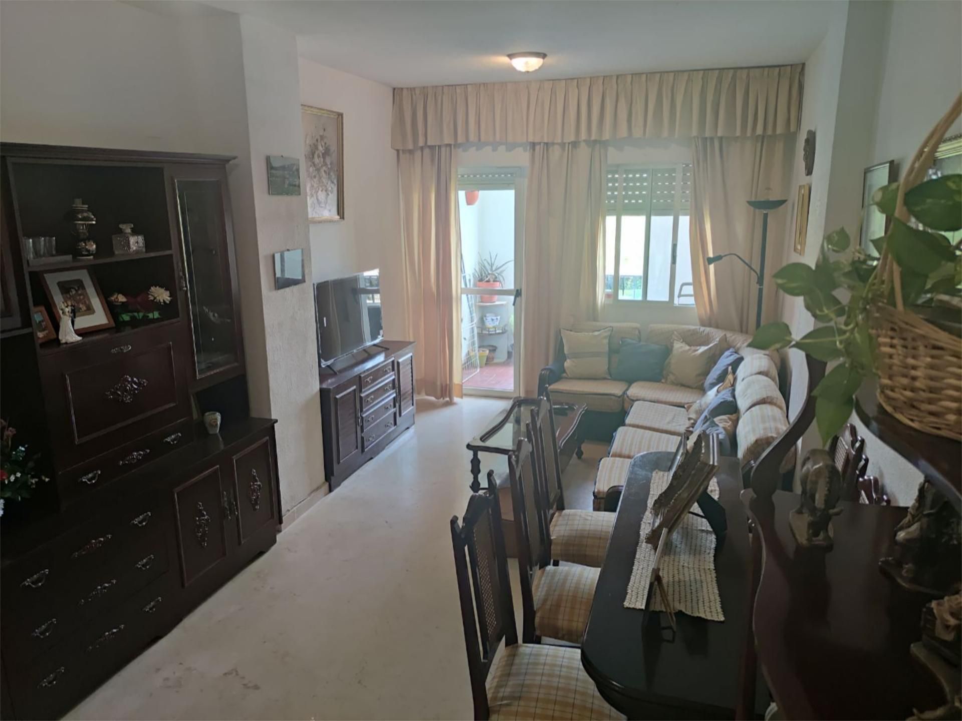 Flat to rent in Calle Cueva de la Pileta, 1, Urbadiez - Entrepuentes