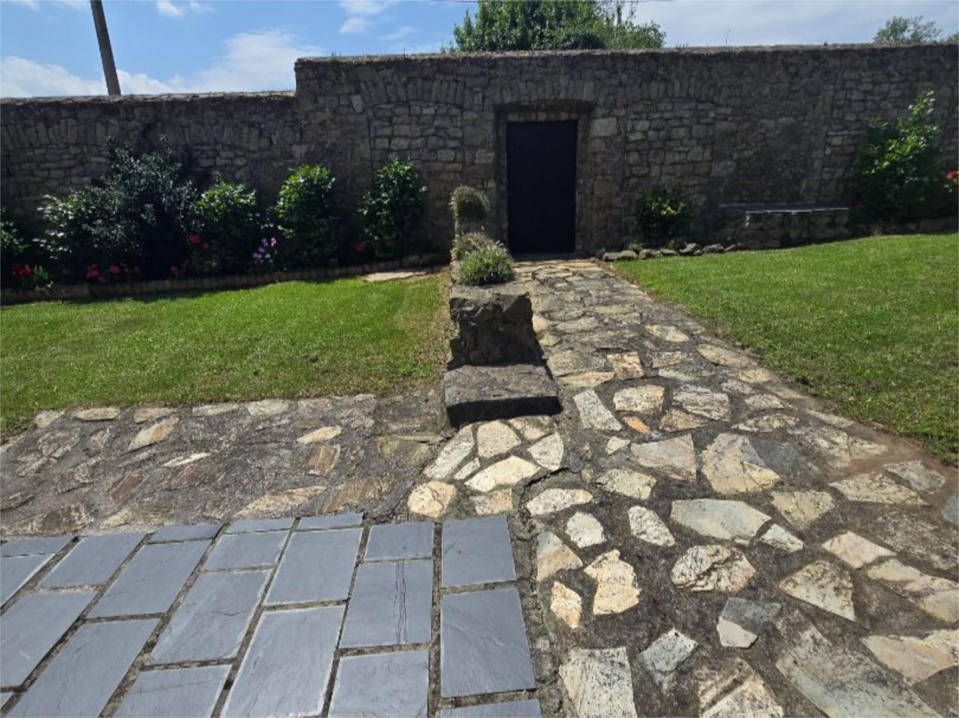 Jardí de Casa o xalet en venda en Avilés amb Calefacció, Jardí privat i Parquet