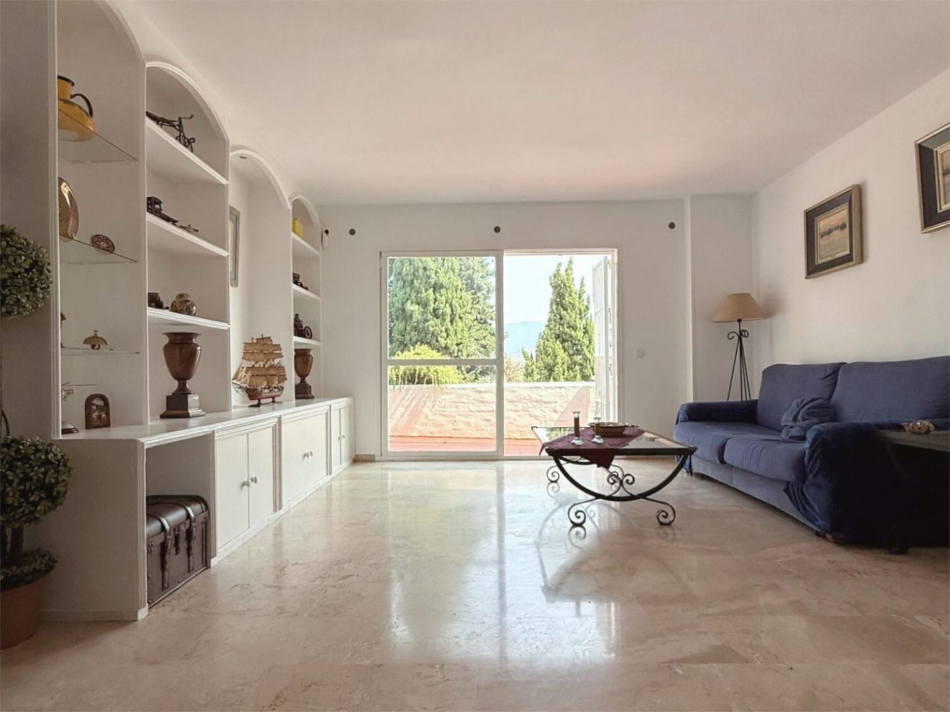 Living room of Flat for sale in Marbella  with Air Conditioner, Terrace and Swimming Pool