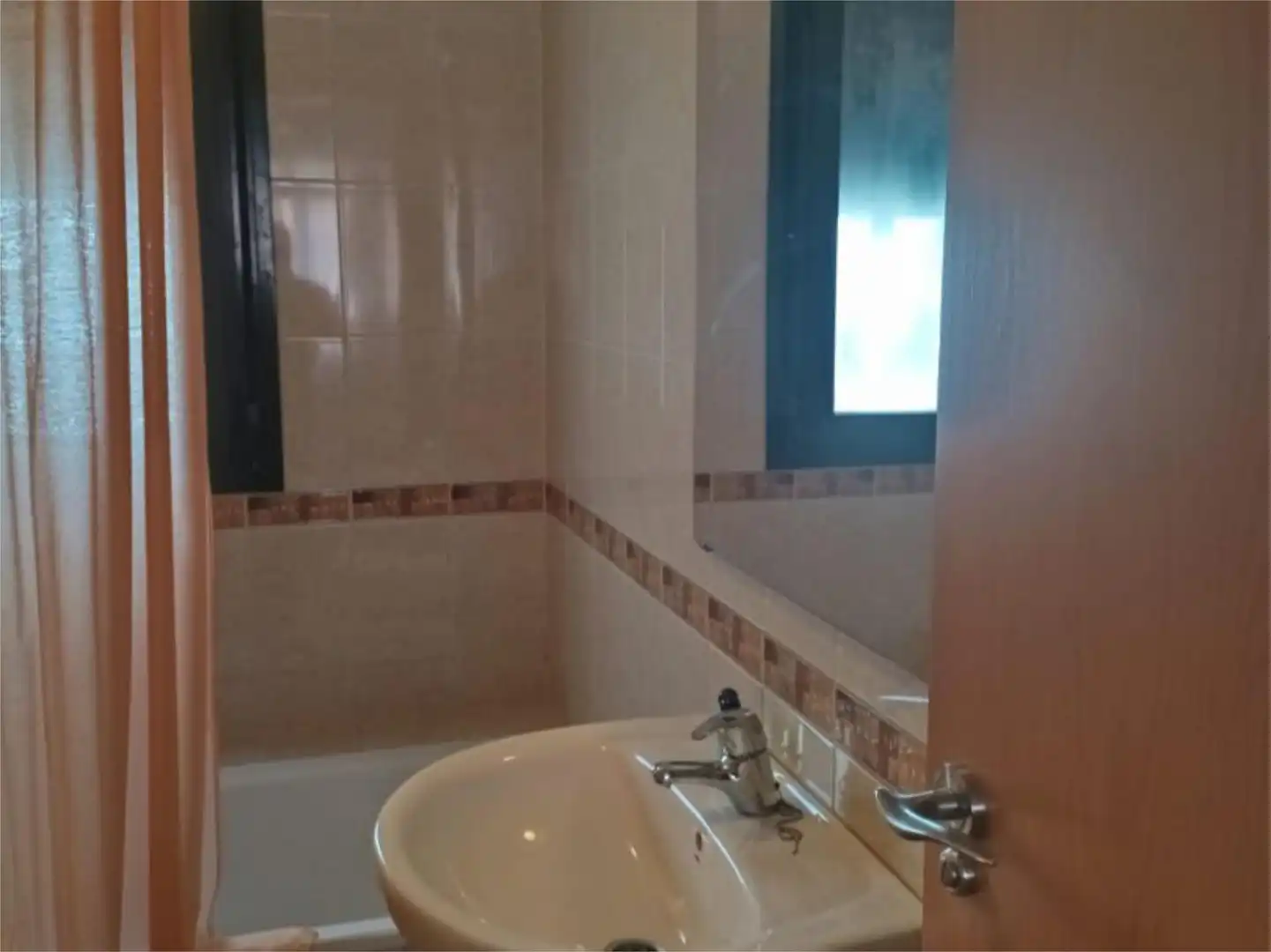 Piso en venta en Calle la Montaña, 4, Zona Nueva Camas - Marcelino Camacho Baño de Piso en venta en Camas con Aire acondicionado, Calefacción y Amueblado