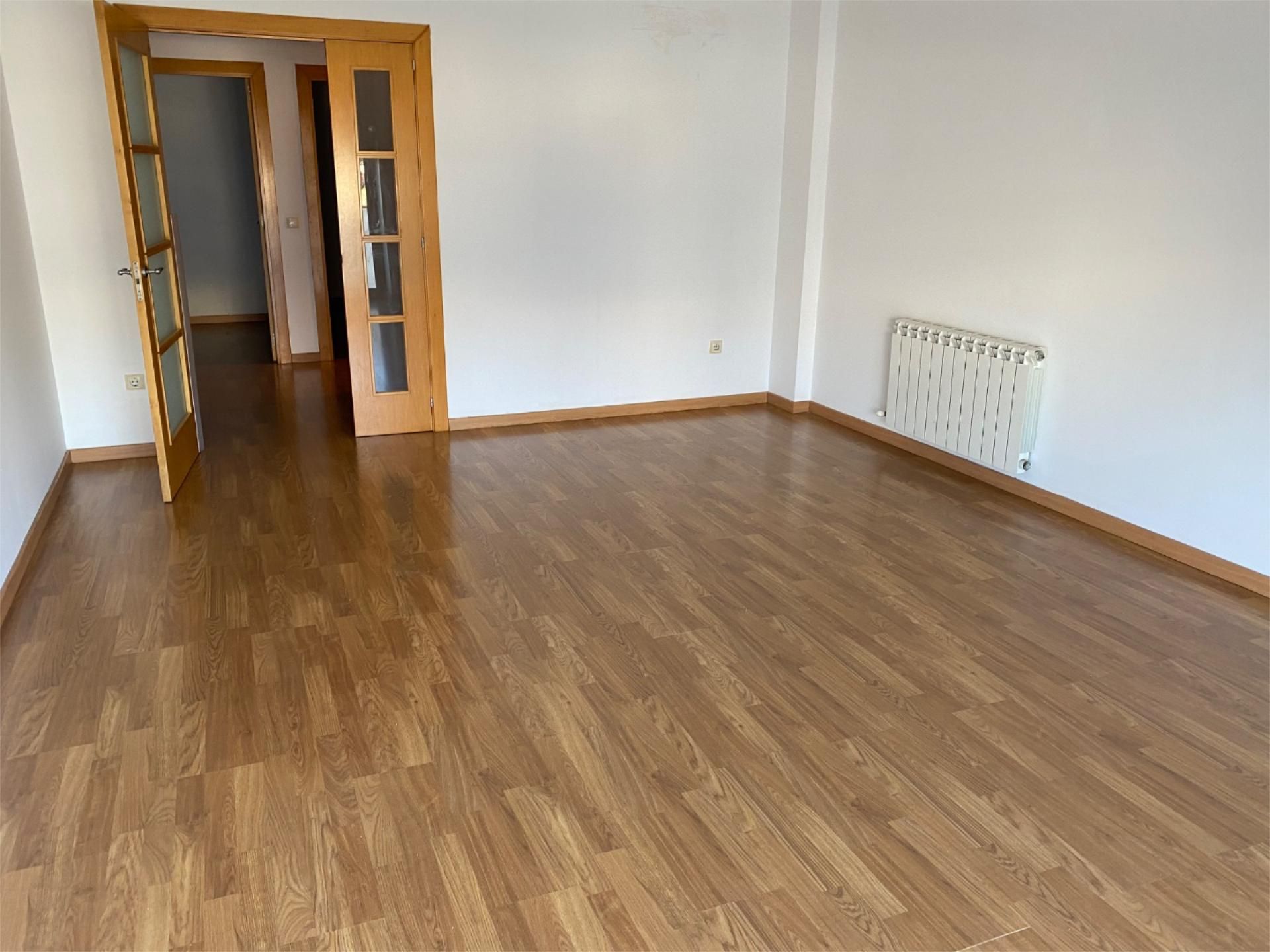 Flat to rent in Plaça de les Casernes, 9, Centre Vila