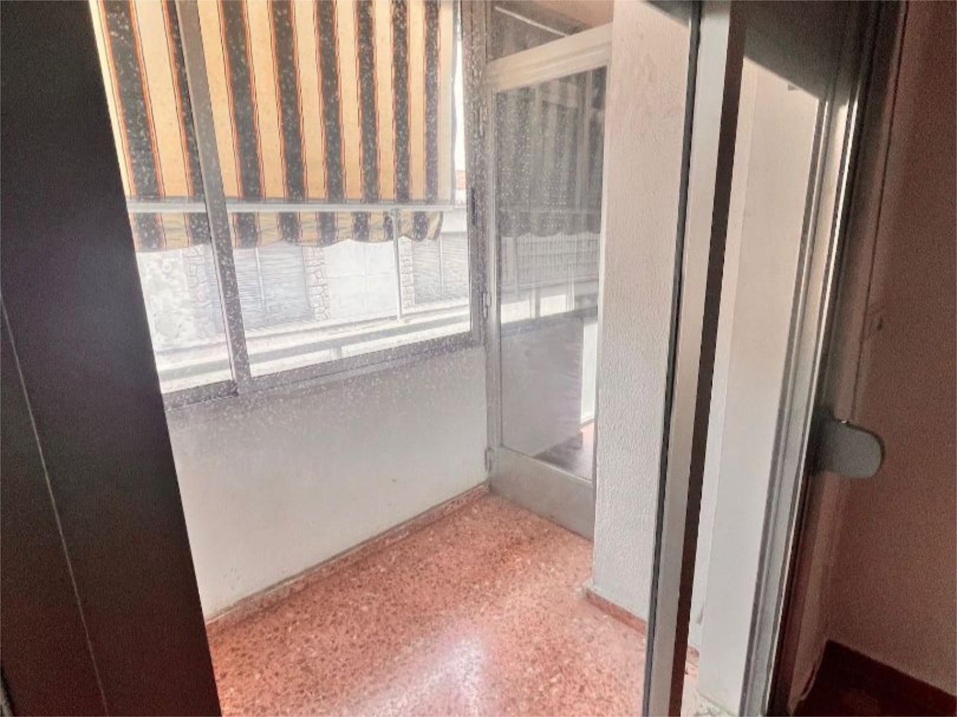 Pis de lloguer a Calle Antonio Maura, 20, Centro Dormitori de Pis de lloguer en Elda amb Aire condicionat, Terrassa i Moblat