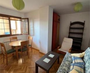 Dormitori de Apartament de lloguer en Quintanar de la Orden amb Calefacció, Terrassa i Moblat