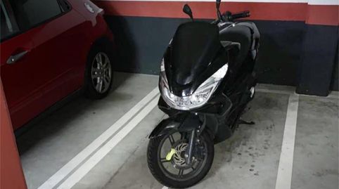 Garaje en venta en Calle de Carlos y Guillermo Fernández Shaw, 1, Adelfas, Madrid Capital - imagen 5 Foto 5 de Garaje en venta en Calle de Carlos y Guillermo Fernández Shaw, 1, Adelfas, Madrid Capital