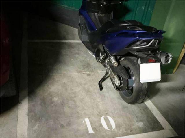 Garaje en Venta en Calle de Carlos y Guillermo Fernández Shaw, 1 en Adelfas