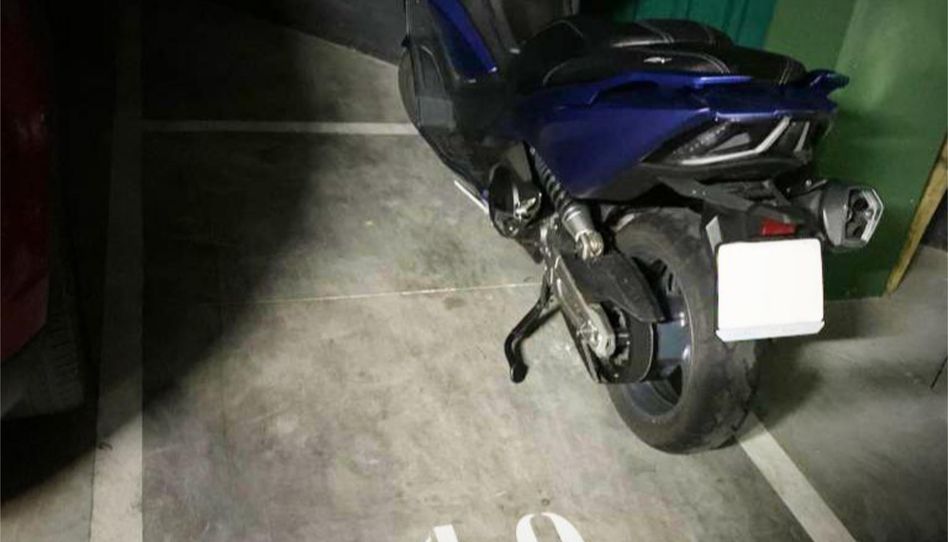 Garaje en venta en Calle de Carlos y Guillermo Fernández Shaw, 1, Adelfas, Madrid Capital - imagen 1 Foto 1 de Garaje en venta en Calle de Carlos y Guillermo Fernández Shaw, 1, Adelfas, Madrid Capital