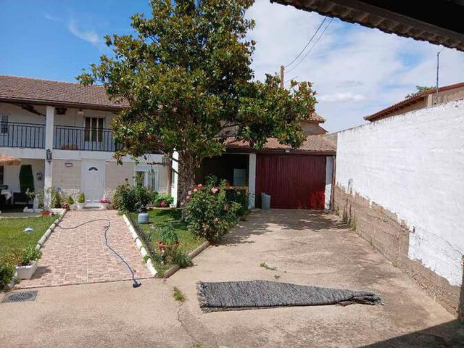 Exterior view of House or chalet for sale in Villanázar  with Heating, Private garden and Furnished